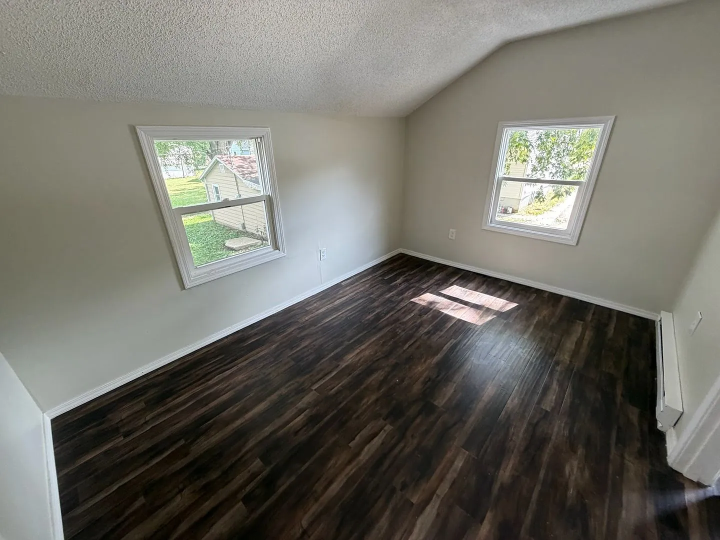 409 Campbell Ave — Photo 3
