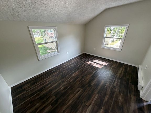 3rd image of 409 E Campbell Ave