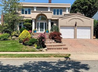 3194 Shore Dr, Merrick, NY 11566