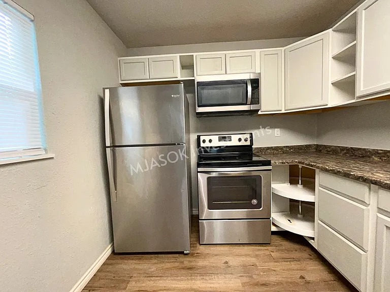 1713 NW Irwin Ave — Photo 6