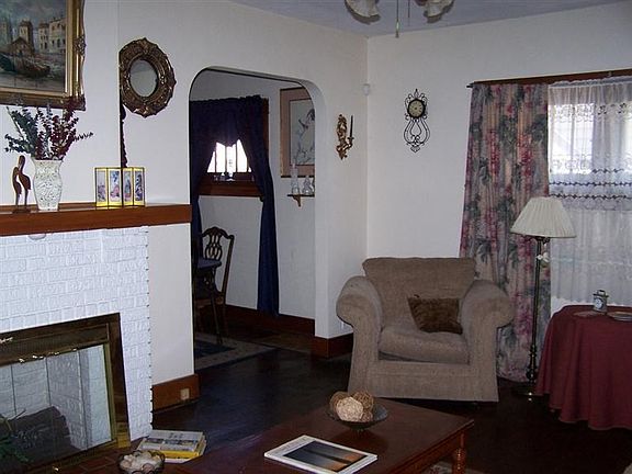4th image of 71 E Norman Ave