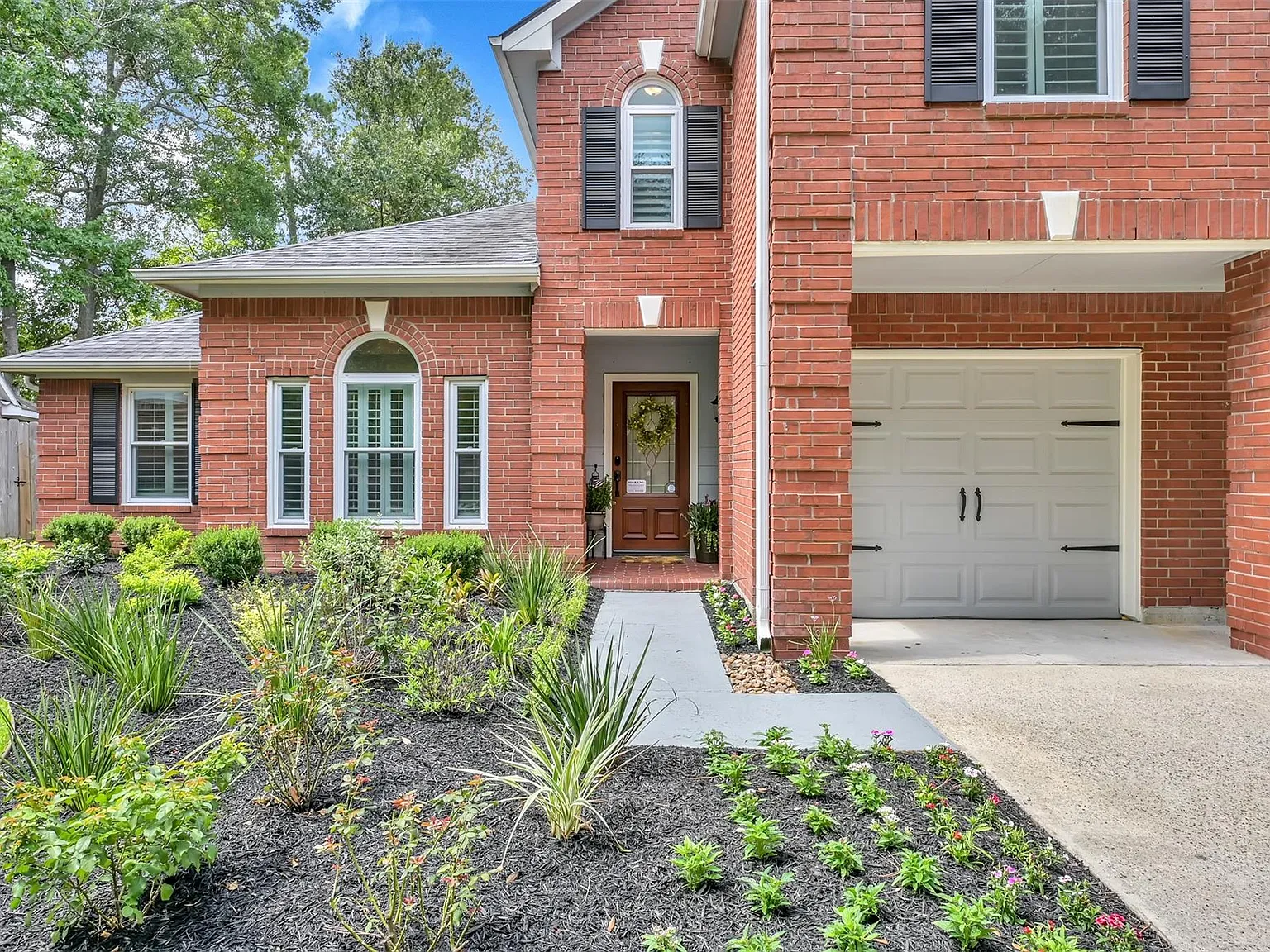 4 bed, 2.5 bath, 2656 sqft, $3,390 — Photo 3