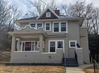 705 1st St NW, Elkader, IA 52043