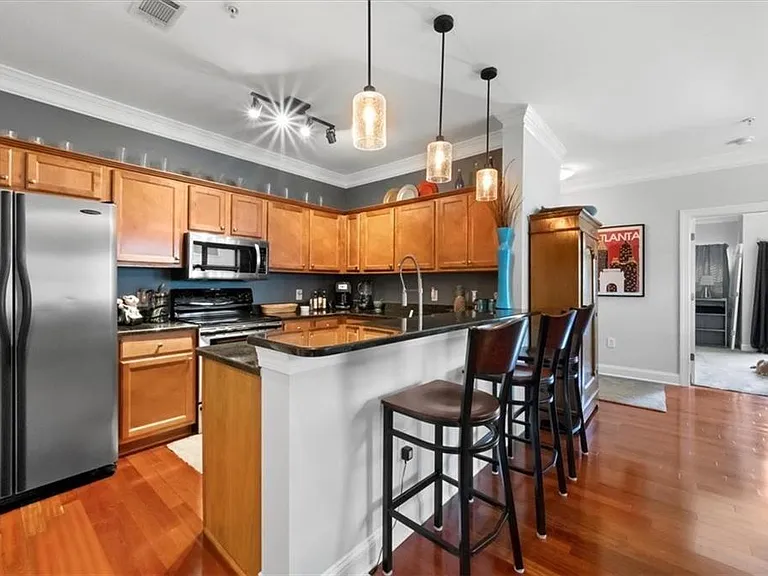 2230 Cheshire Bridge Rd NE #504 — Photo 11