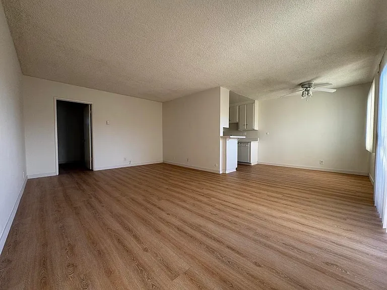 5292 Newcastle Ave #23 — Photo 7