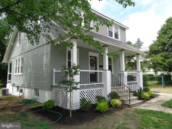 61 Sartori Ave, Mount Ephraim, NJ 08059