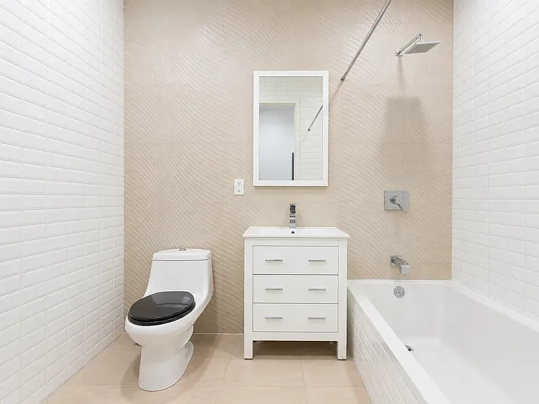 285 Himrod St #1R — Photo 8