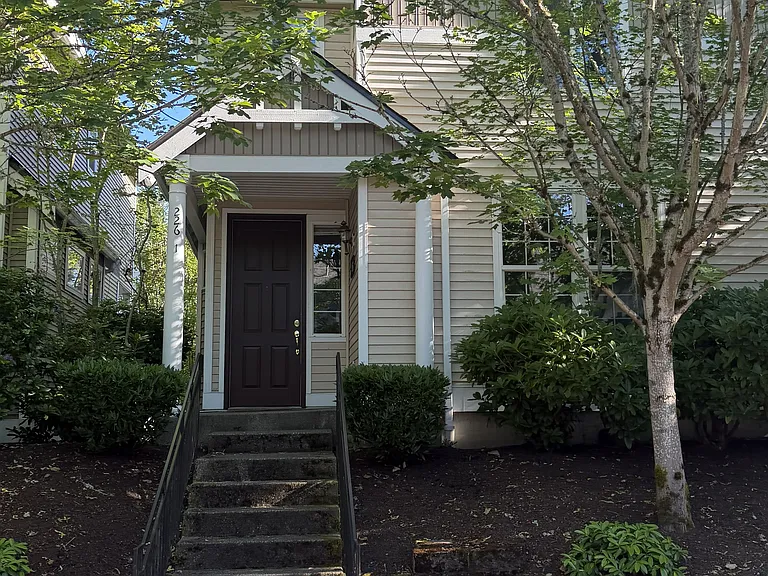 22651 NE 4th Pl — Photo 1