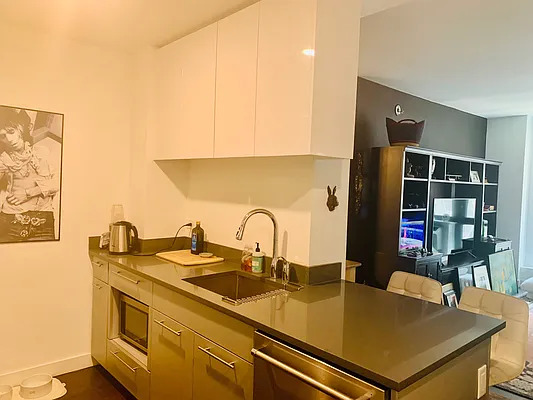 Rented by The Roebling Group | media 6