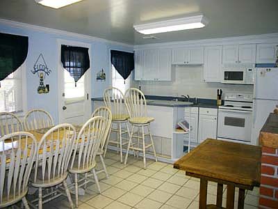 large eat in kitchen