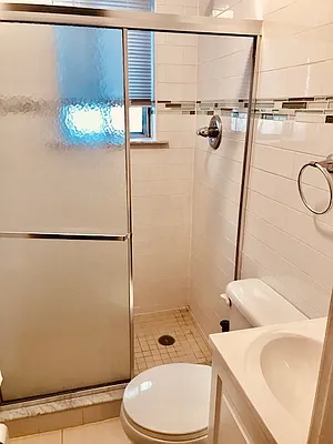 Rented by Zikos Realty Services | media 11