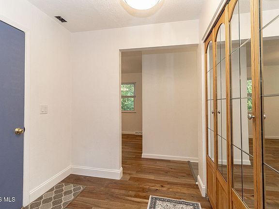 4th image of 28570 Simmons Rd