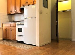 34-22 44th St #1F, Long Island City, NY 11101