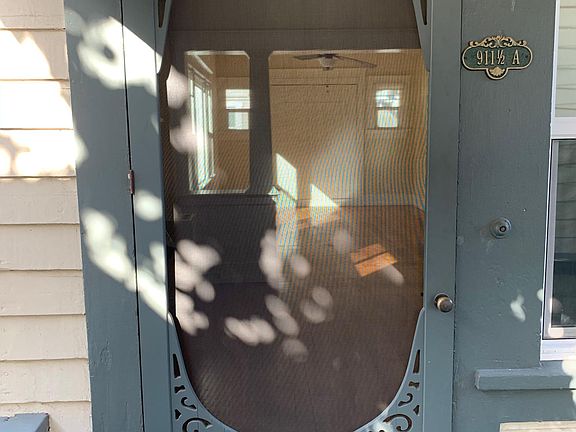 ORIGINAL SCREEN DOOR TO UNIT