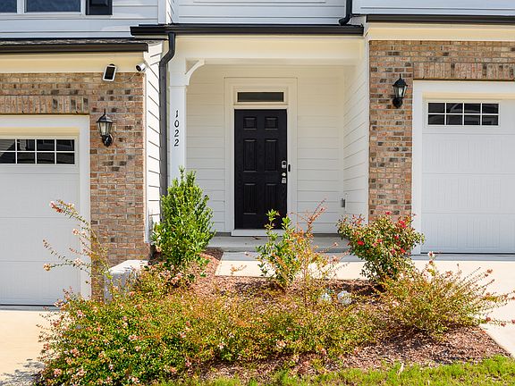 3rd image of 1022 Heartstone Way