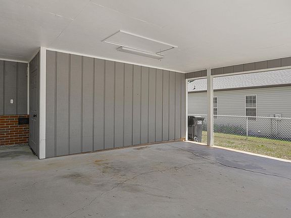 5th image of 209 Tollgate Rd