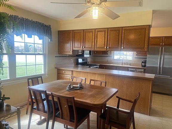 3rd image of 660 Versailles Cir Unit F