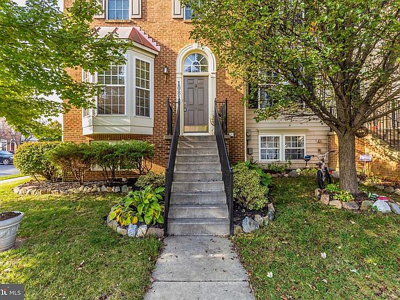 2nd image of 10815 Dewey Way E