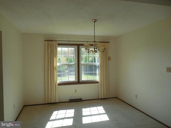 4th image of 19464 Hickory Dr