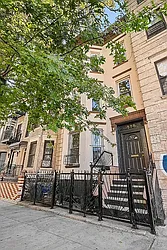 218 Hawthorne Street