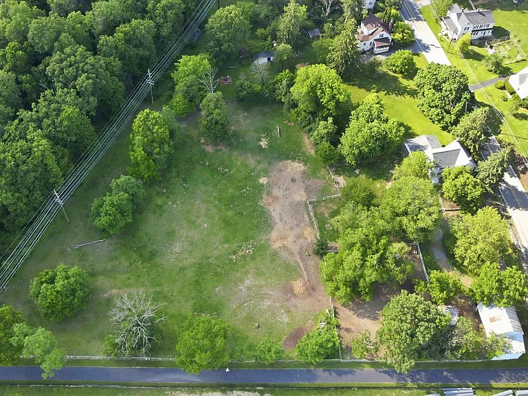 8606 Yellow Springs Rd — Photo 49