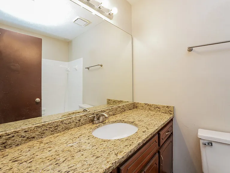 116 Adrian Dr — Photo 10