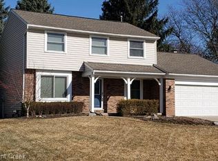 3074 Canada Ct, Lake Orion, MI 48360