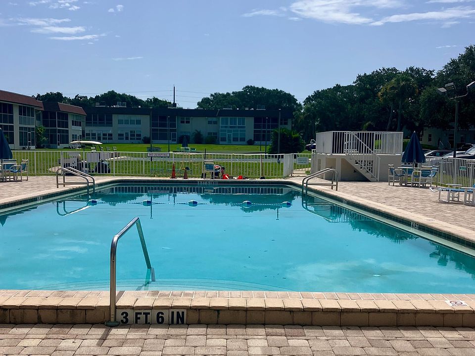 2nd image of 151 Cape Shores Cir #1