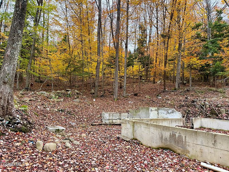 3rd image of 75 Carey Road