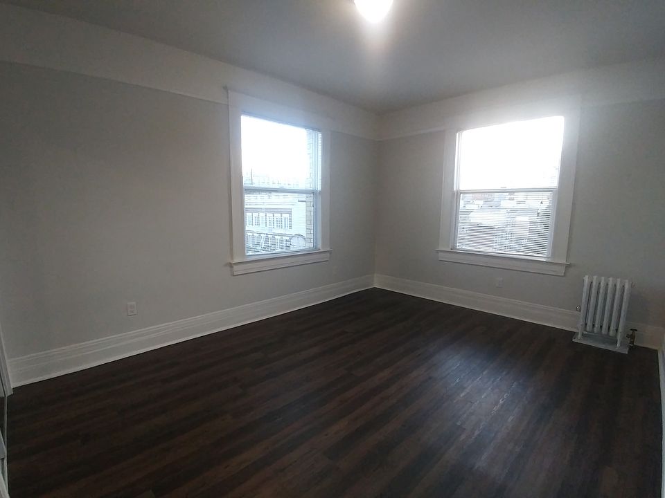 1st image of 1005 Larkin St APT 404