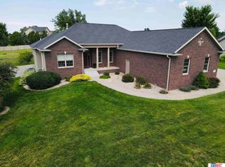 1122 E Seward St, Seward, NE 68434