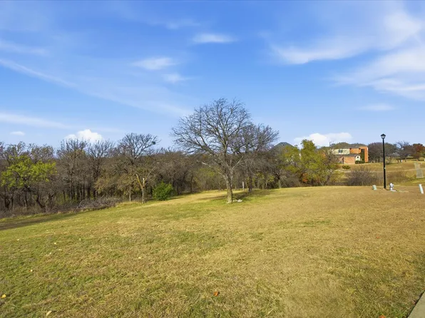 642 Oak Tree Cv, Cedar Hill, TX 75104