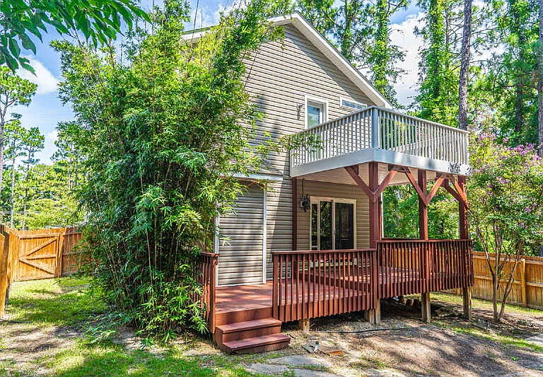555 N Saylor St — Photo 32