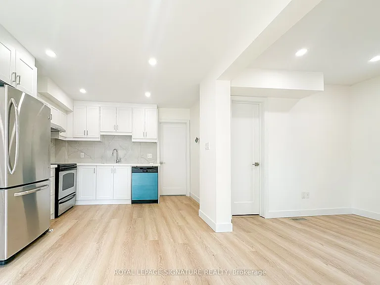 27 Millen Ave #A112 — Photo 15