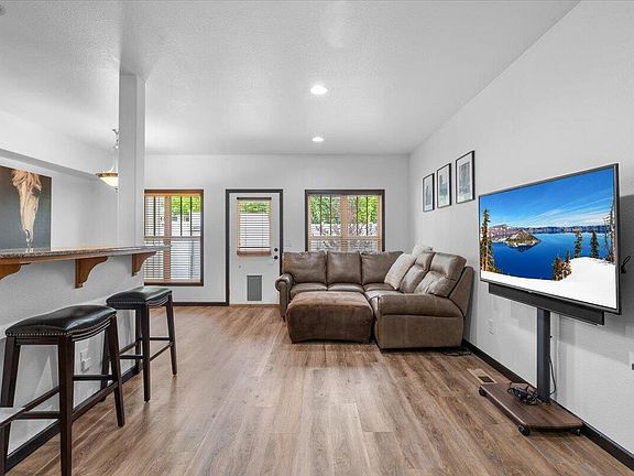 4th image of 3126 Alameda St Unit 317