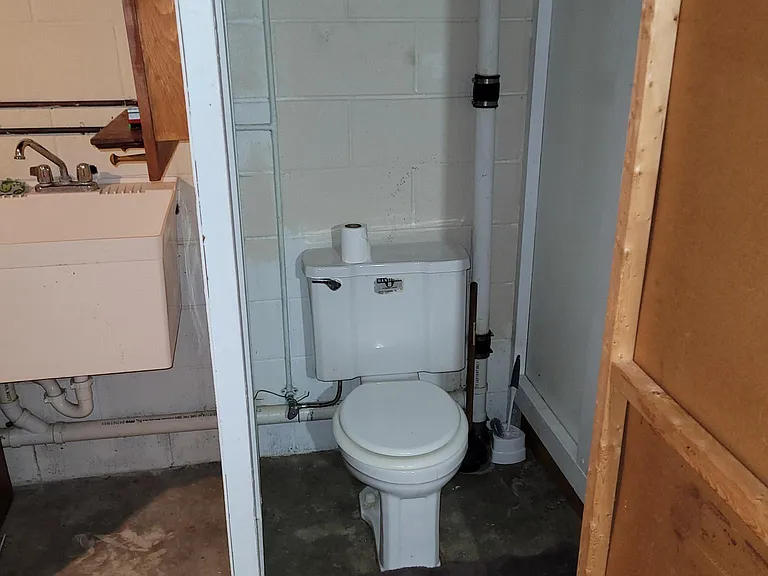 315 N Irving St — Photo 10