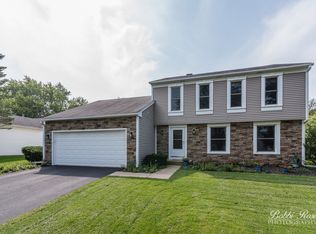 506 Old Hunt Rd, Fox River Grove, IL 60021