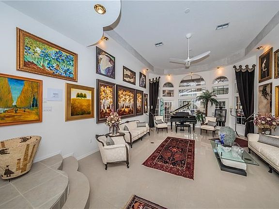 FORMAL LIVING ROOM / GALLERY