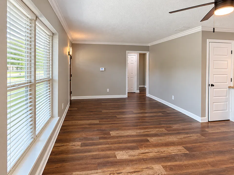 812 Peters Colony