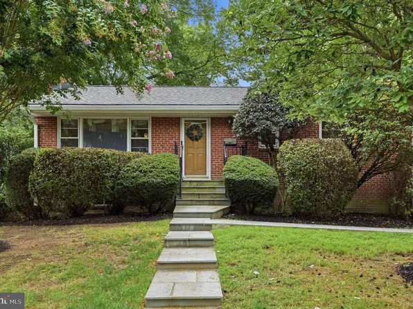 601 Randolph St, Falls Church, VA 22046