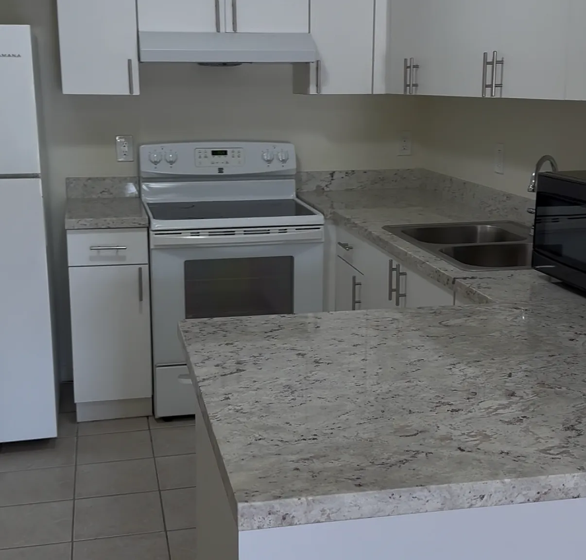 2 bed, 950 sqft, $2,200 — Photo 2