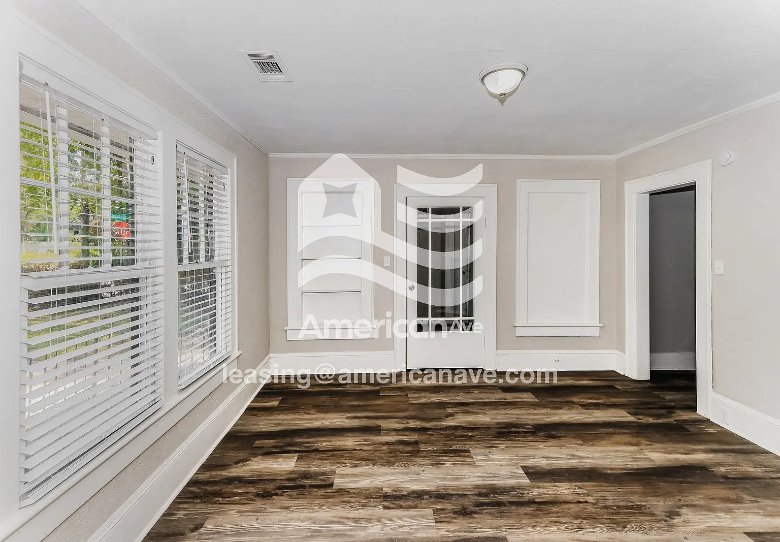 3 bed, 1.0 bath, 1176 sqft, $1,250 — Photo 2