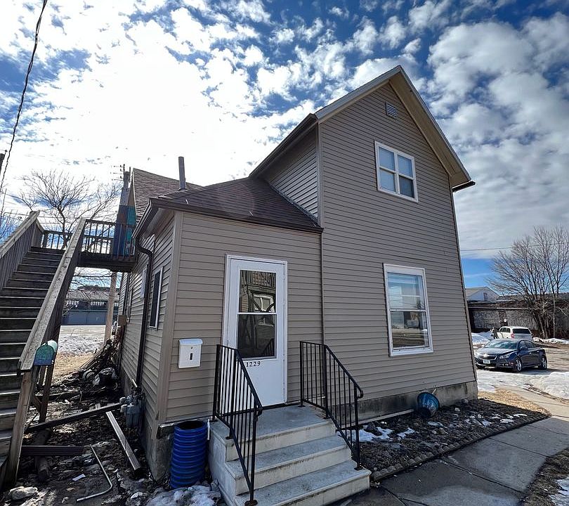 1st image of 1229 1st Ave N #1
