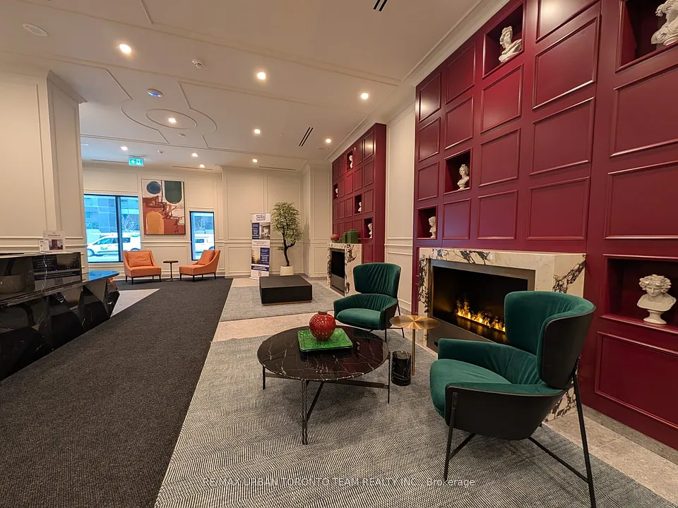 180 Front St E #1702
