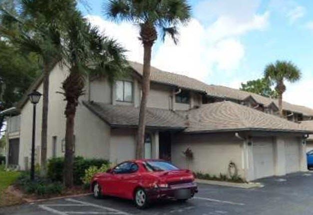2nd image of 130 Crown Point Cir