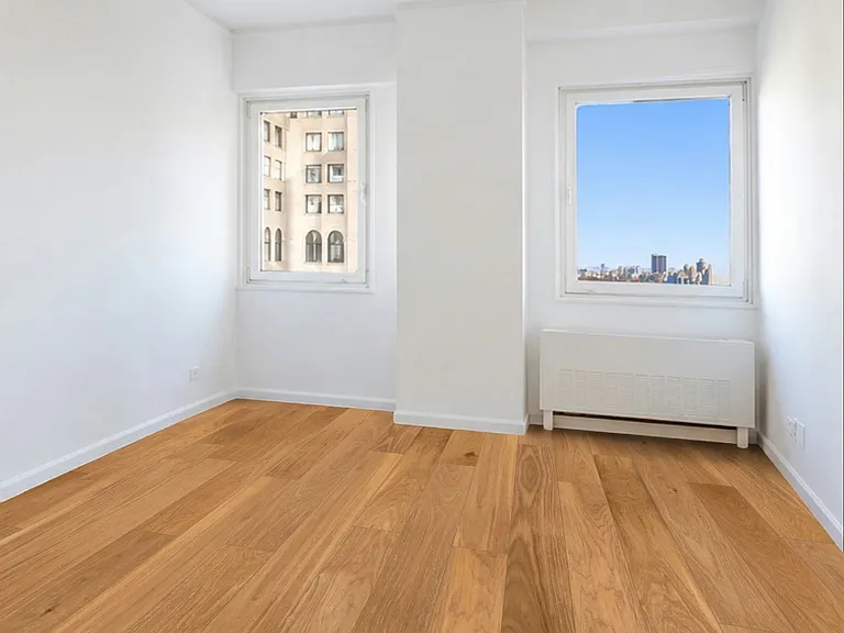 58 W 58th St #23C — Photo 6