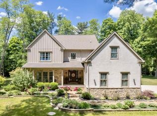 6909 Riverside Dr, Powell, OH 43065