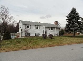 10 Raymond St, Dudley, MA 01571