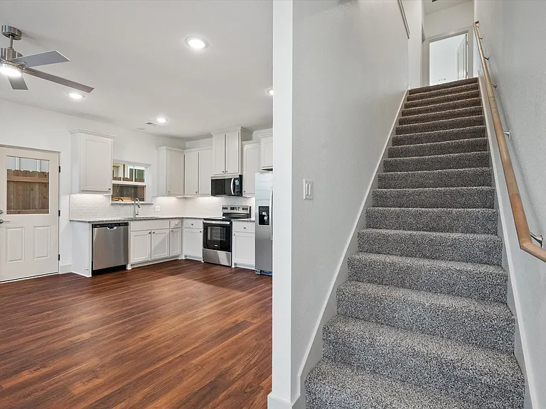 506 E Kimball St #1 — Photo 4