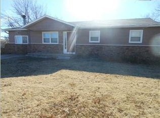 307 E 8th St, Halstead, KS 67056